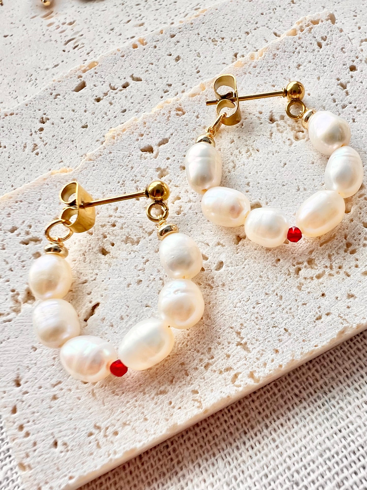 Pearl Loop - Earring